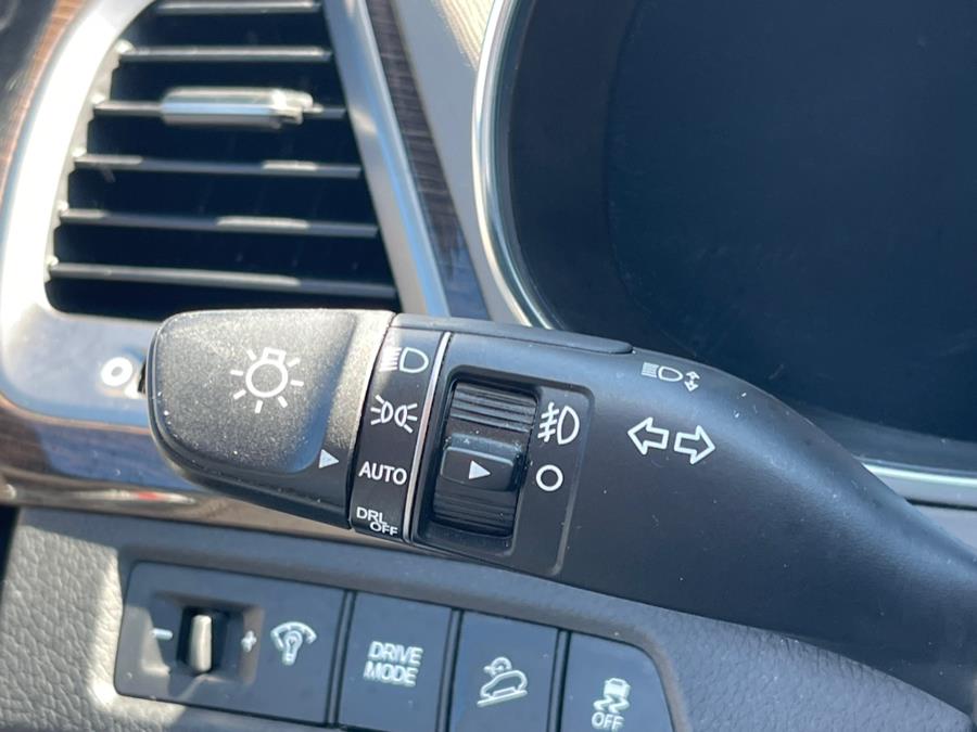 2017 Hyundai Santa Fe Sport 2.0T Auto AWD photo