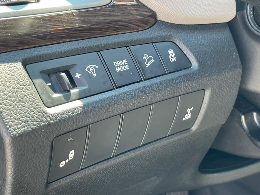 2017 Hyundai Santa Fe Sport 2.0T Auto AWD photo
