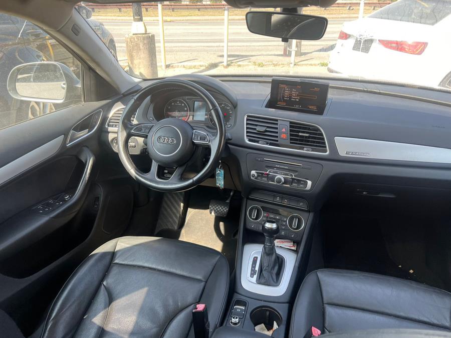 2017 Audi Q3 2.0 TFSI Premium quattro AWD photo