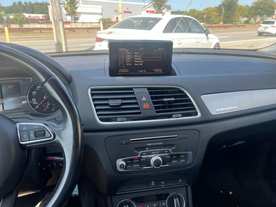2017 Audi Q3 2.0 TFSI Premium quattro AWD photo