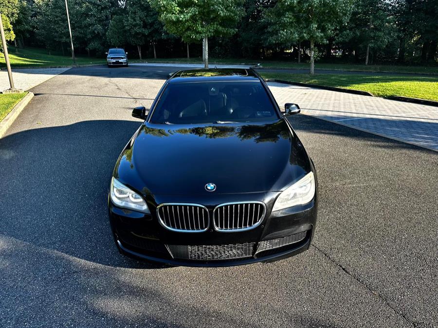 2015 BMW 7-Series 4dr Sdn 750i RWD photo