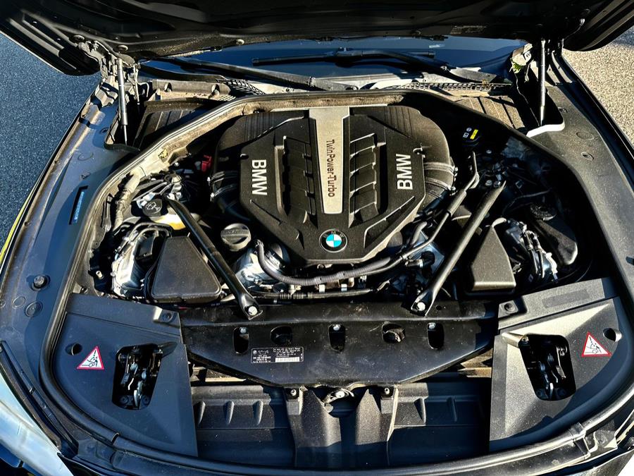 2015 BMW 7-Series 4dr Sdn 750i RWD photo