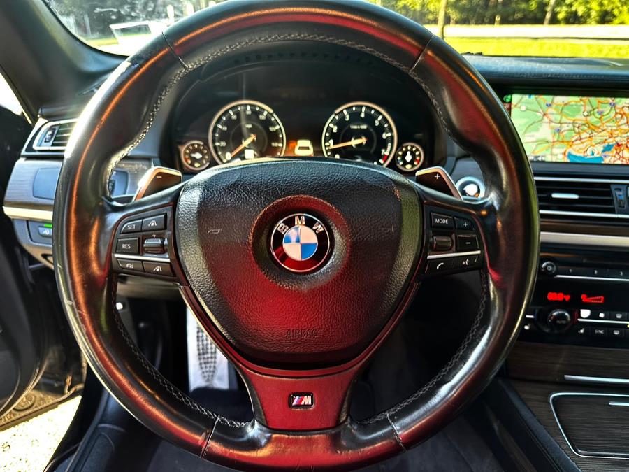 2015 BMW 7-Series 4dr Sdn 750i RWD photo
