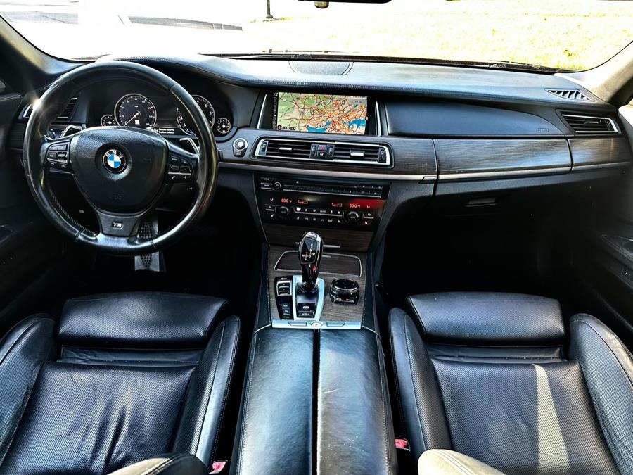 2015 BMW 7-Series 4dr Sdn 750i RWD photo