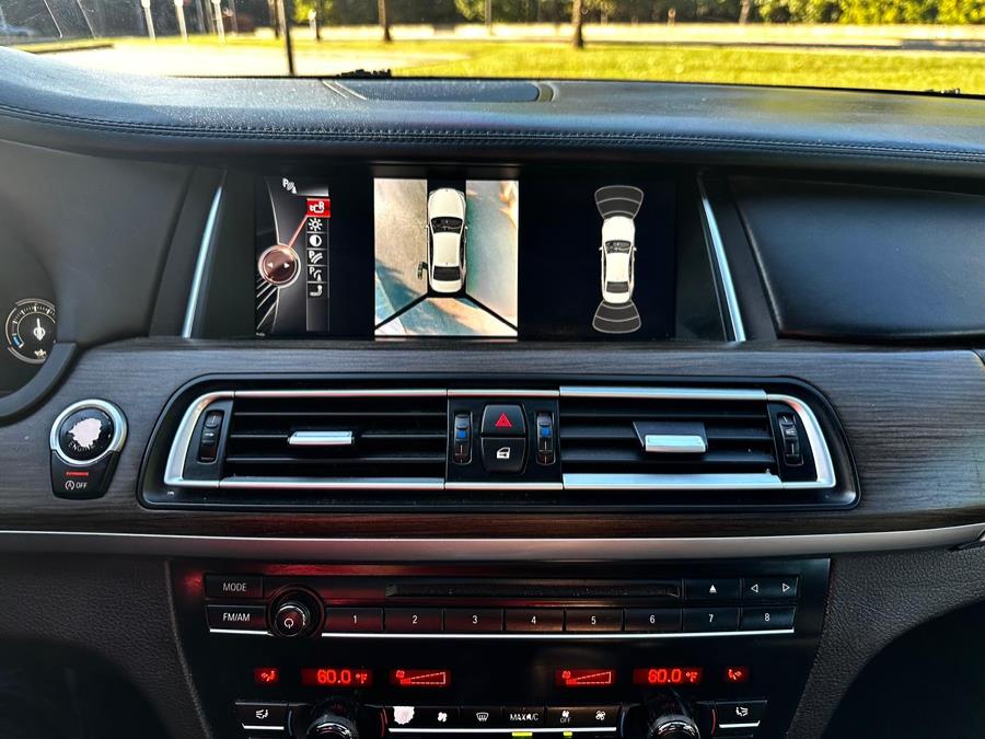 2015 BMW 7-Series 4dr Sdn 750i RWD photo