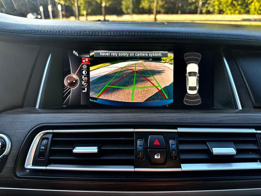 2015 BMW 7-Series 4dr Sdn 750i RWD photo