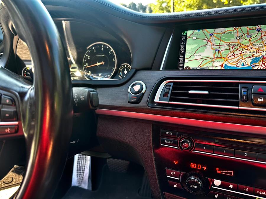 2015 BMW 7-Series 4dr Sdn 750i RWD photo