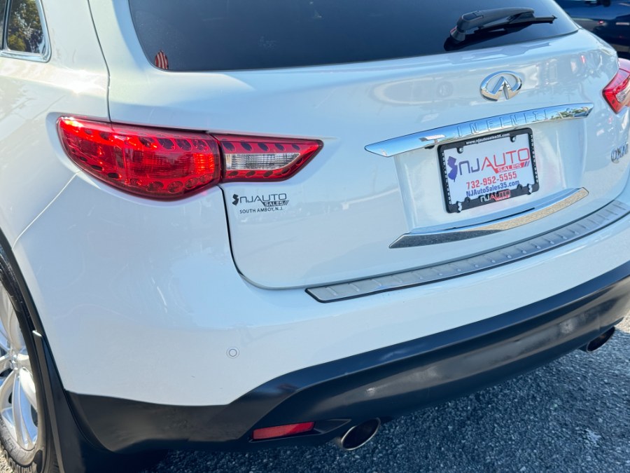 2014 Infiniti QX70 photo