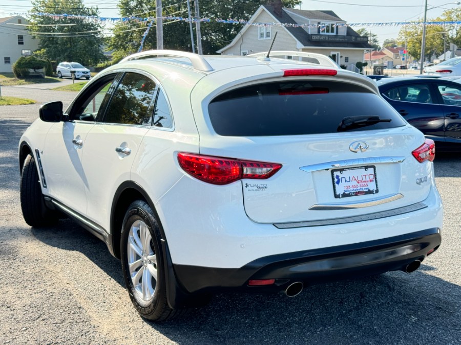 2014 Infiniti QX70 photo