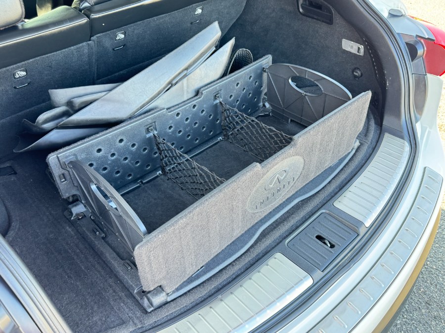 2014 Infiniti QX70 photo