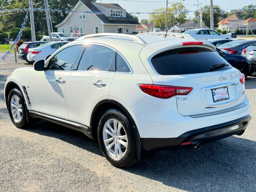 2014 Infiniti QX70 photo