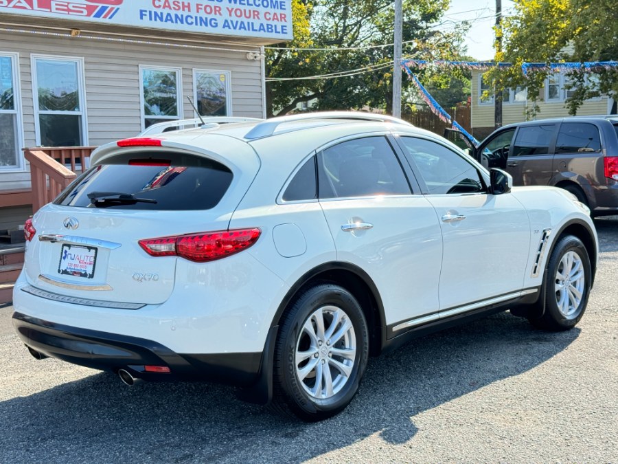 2014 Infiniti QX70 photo