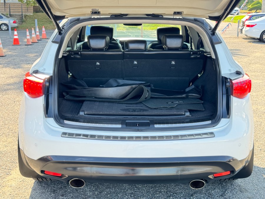 2014 Infiniti QX70 photo