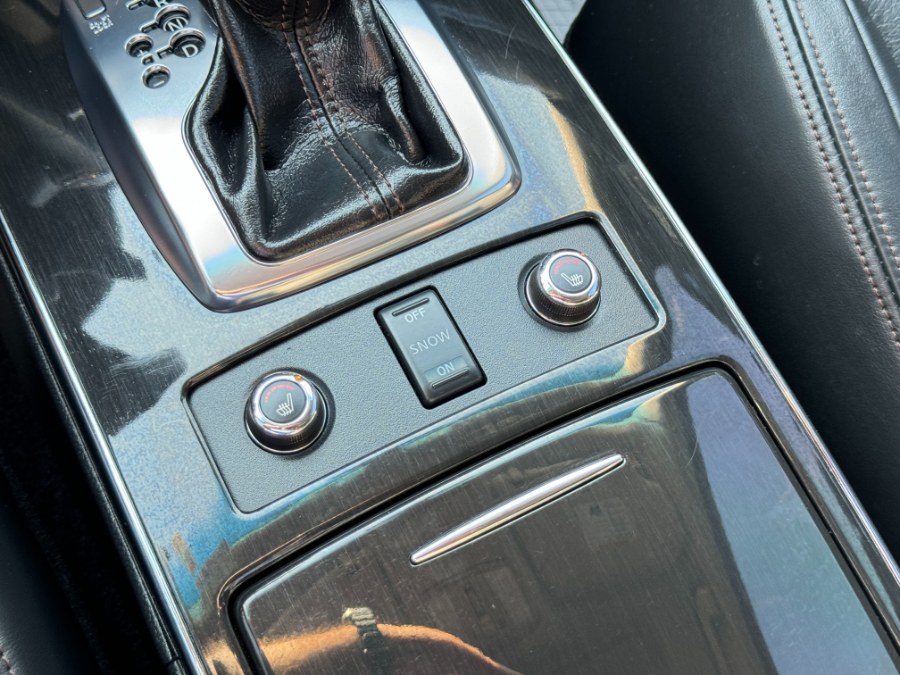 2014 Infiniti QX70 photo