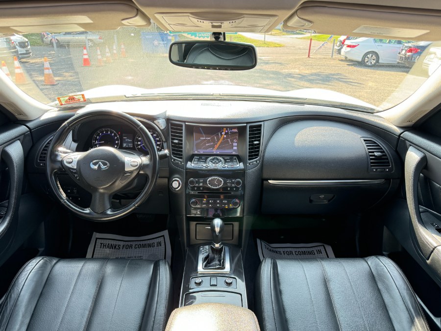 2014 Infiniti QX70 photo