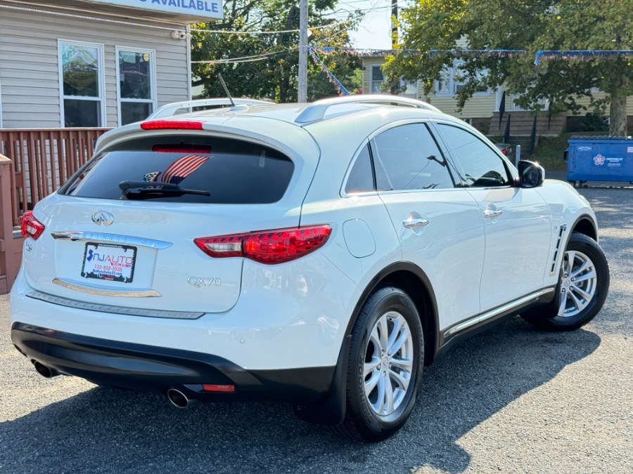 2014 Infiniti QX70 photo