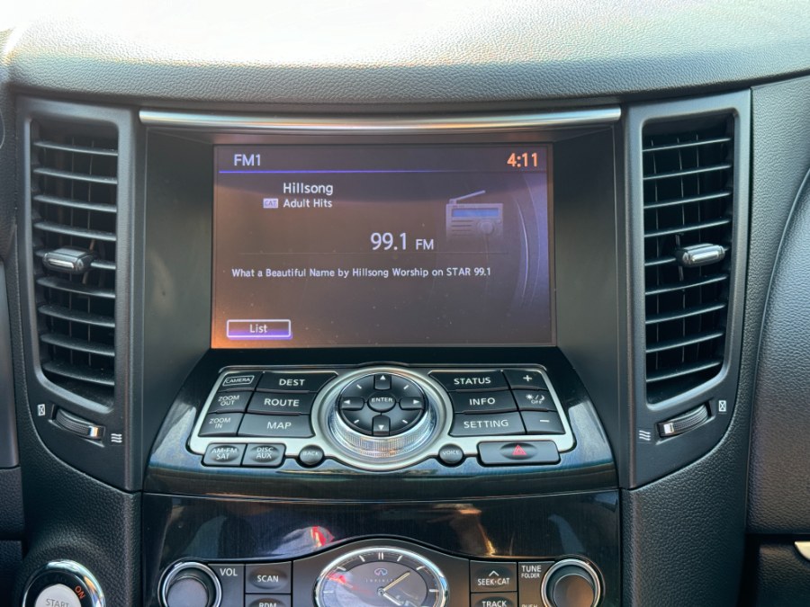 2014 Infiniti QX70 photo