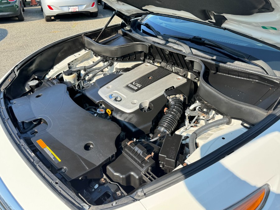 2014 Infiniti QX70 photo