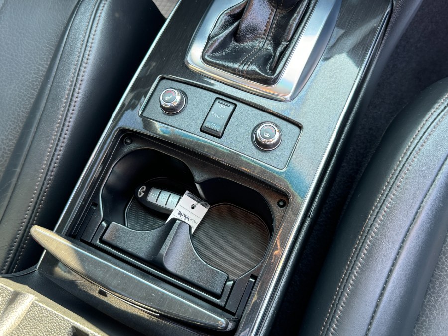 2014 Infiniti QX70 photo