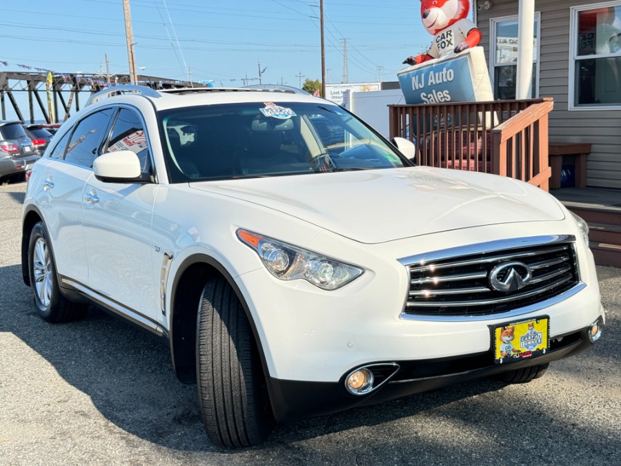 2014 Infiniti QX70 photo