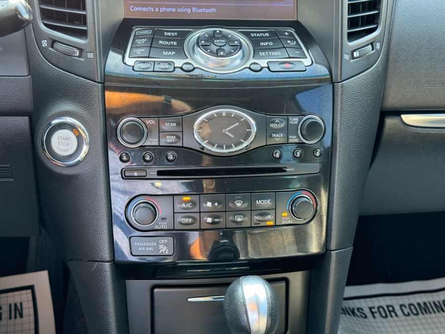 2014 Infiniti QX70 photo