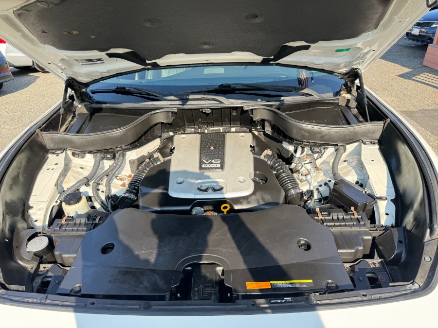 2014 Infiniti QX70 photo