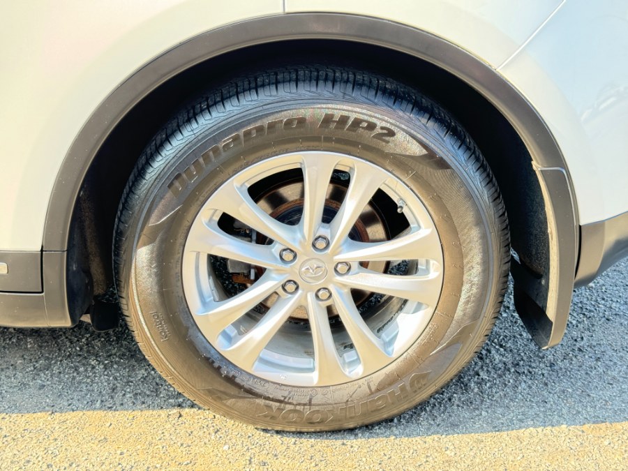 2014 Infiniti QX70 photo