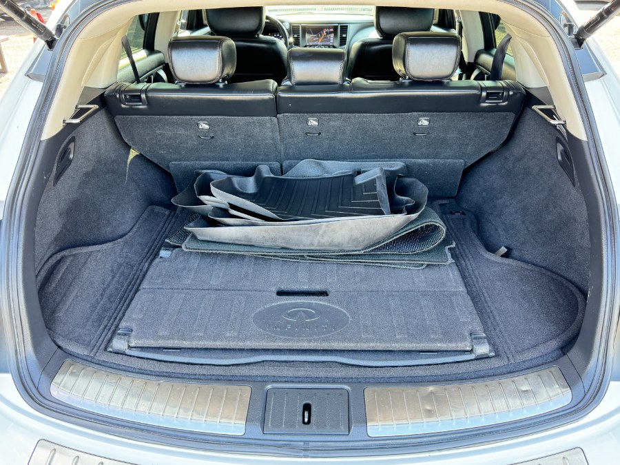 2014 Infiniti QX70 photo