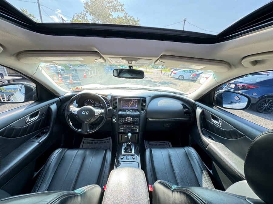 2014 Infiniti QX70 photo