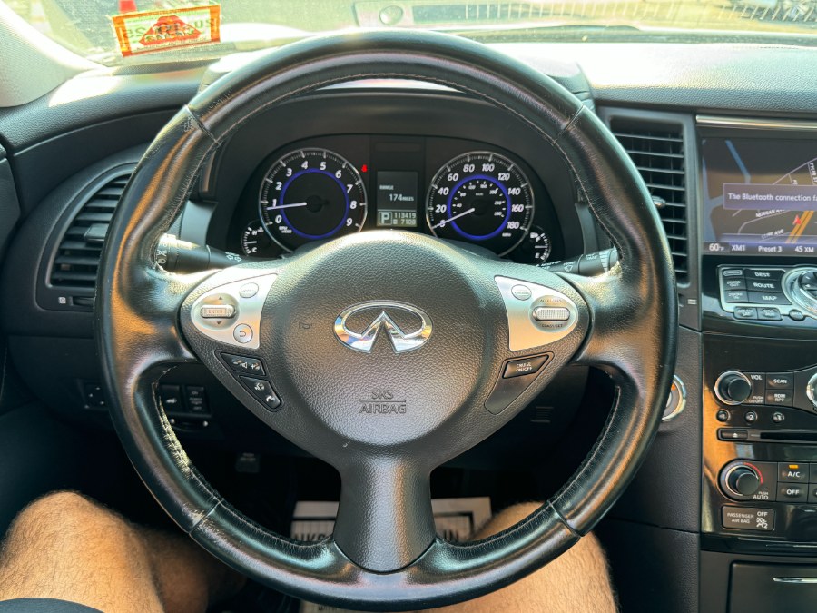 2014 Infiniti QX70 photo