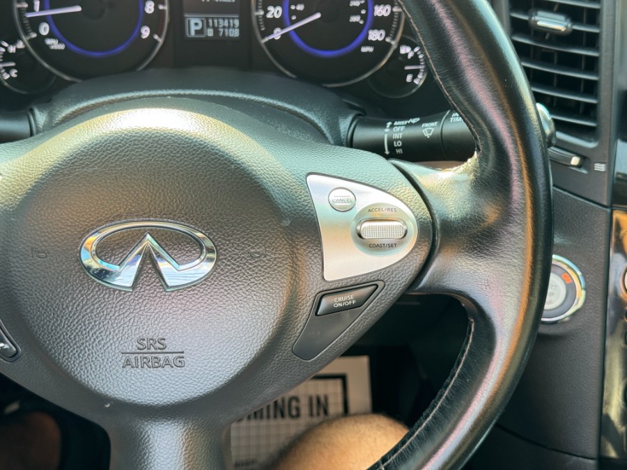 2014 Infiniti QX70 photo