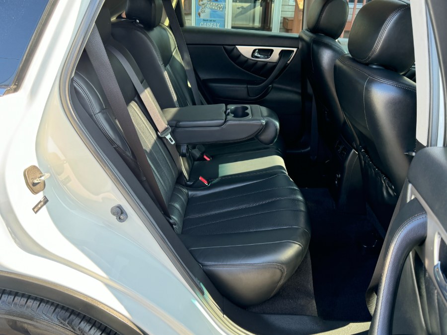 2014 Infiniti QX70 photo