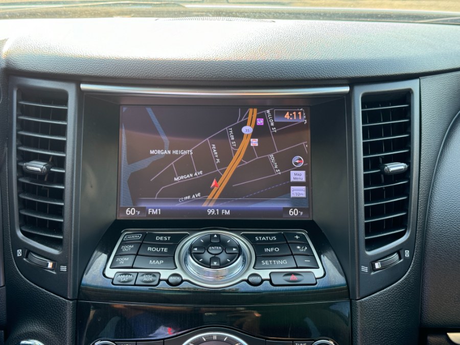 2014 Infiniti QX70 photo
