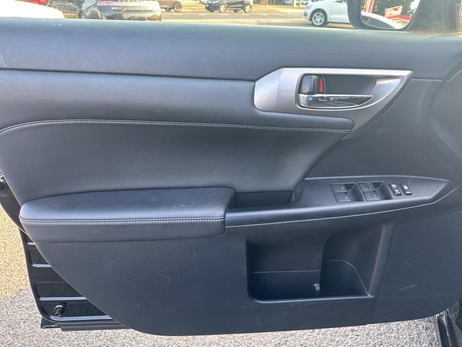2015 Lexus CT 200h 5dr Sdn Hybrid photo