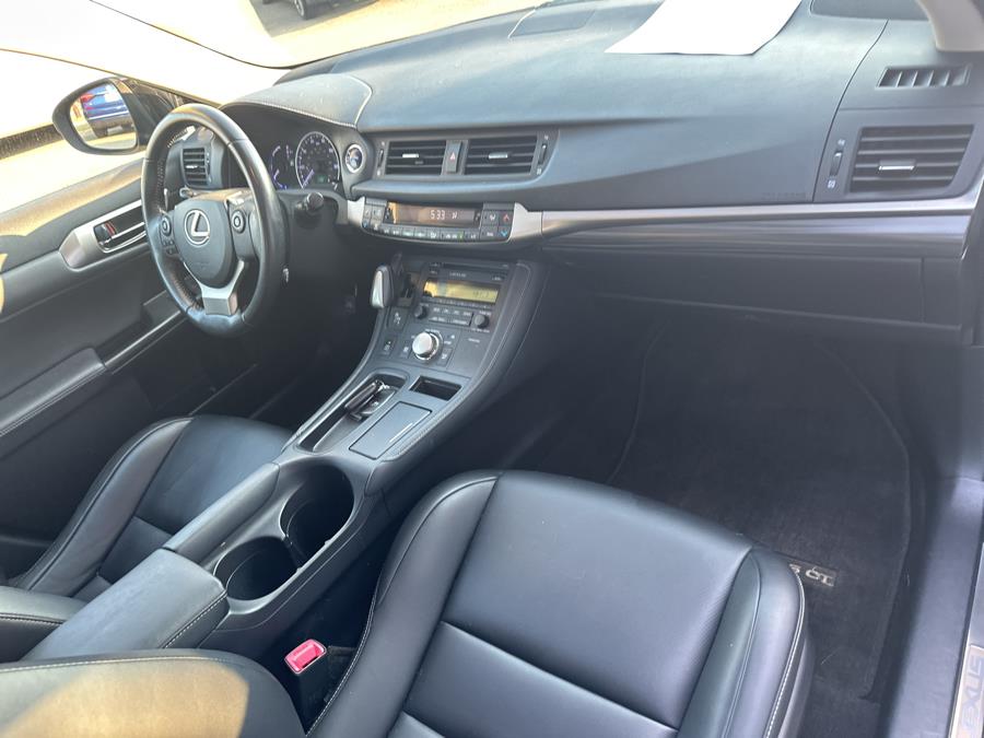 2015 Lexus CT 200h 5dr Sdn Hybrid photo