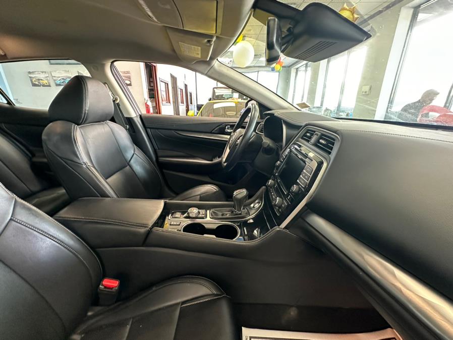 2021 Nissan Maxima SV 3.5L photo