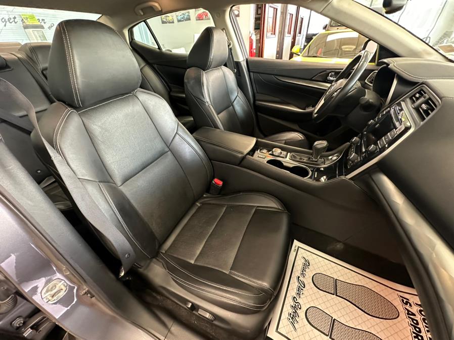 2021 Nissan Maxima SV 3.5L photo