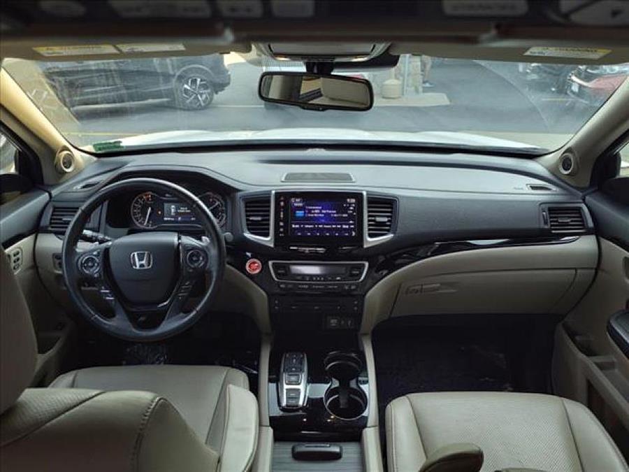 2017 Honda Pilot TOURING photo