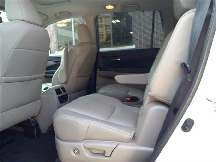 2017 Honda Pilot TOURING photo