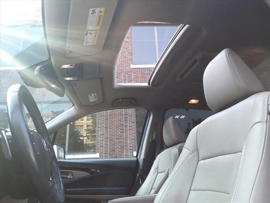 2017 Honda Pilot TOURING photo