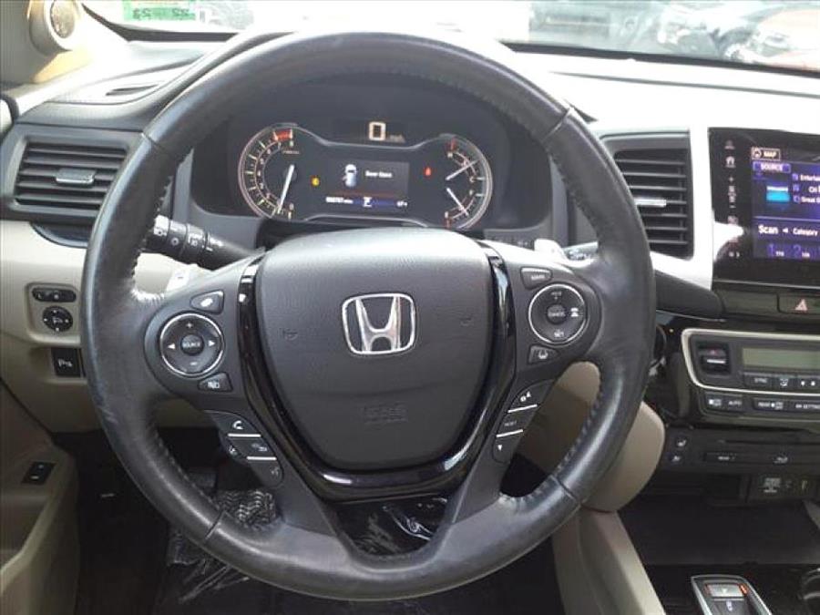 2017 Honda Pilot TOURING photo