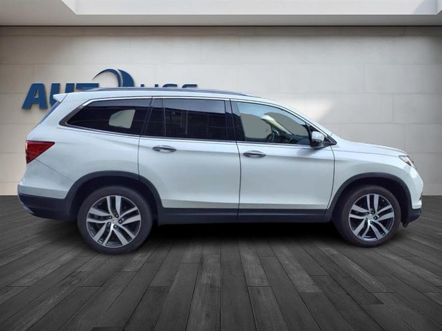 2017 Honda Pilot TOURING photo