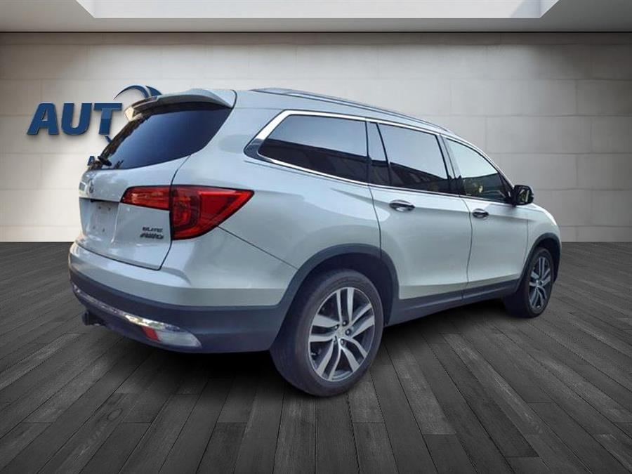 2017 Honda Pilot TOURING photo
