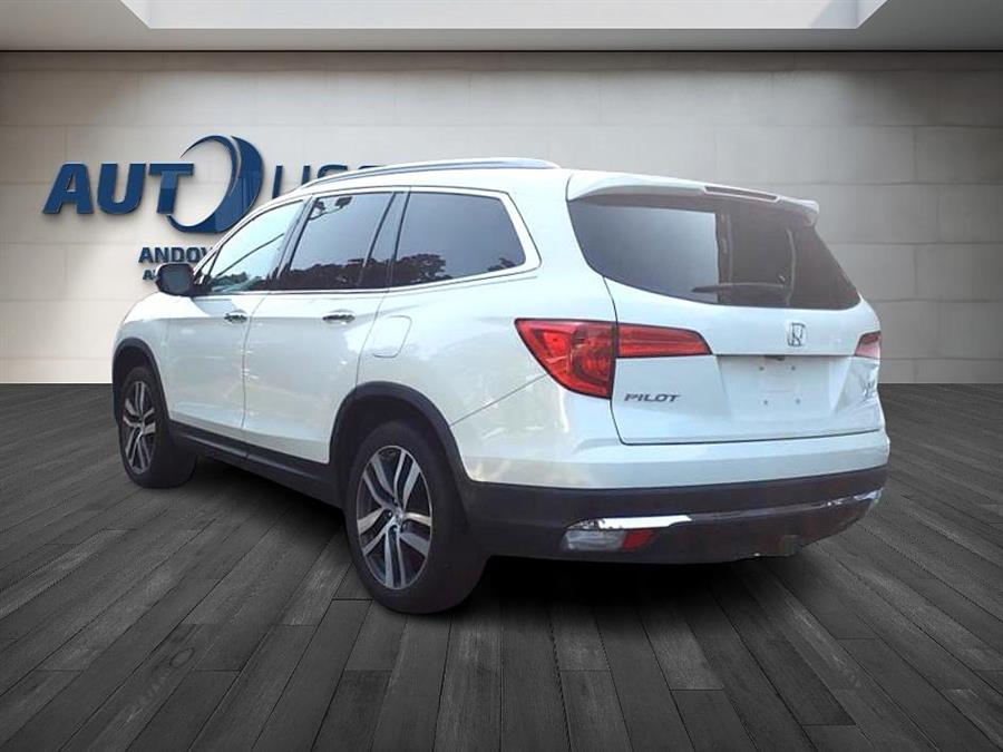 2017 Honda Pilot TOURING photo