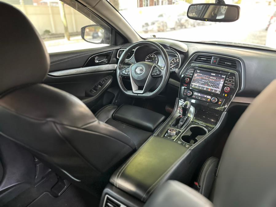 2017 Nissan Maxima SV 3.5L photo