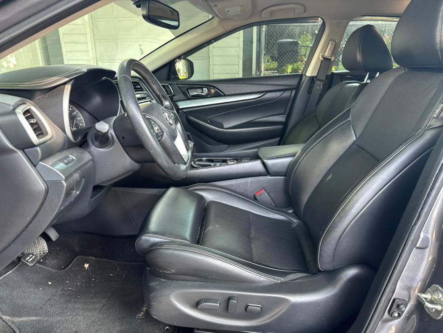 2017 Nissan Maxima SV 3.5L photo