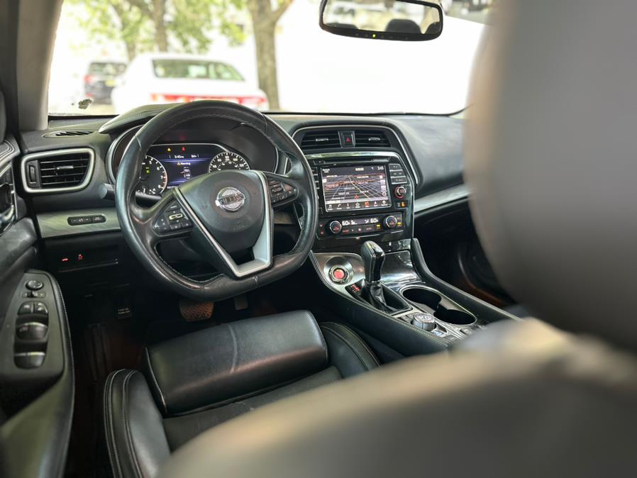 2017 Nissan Maxima SV 3.5L photo