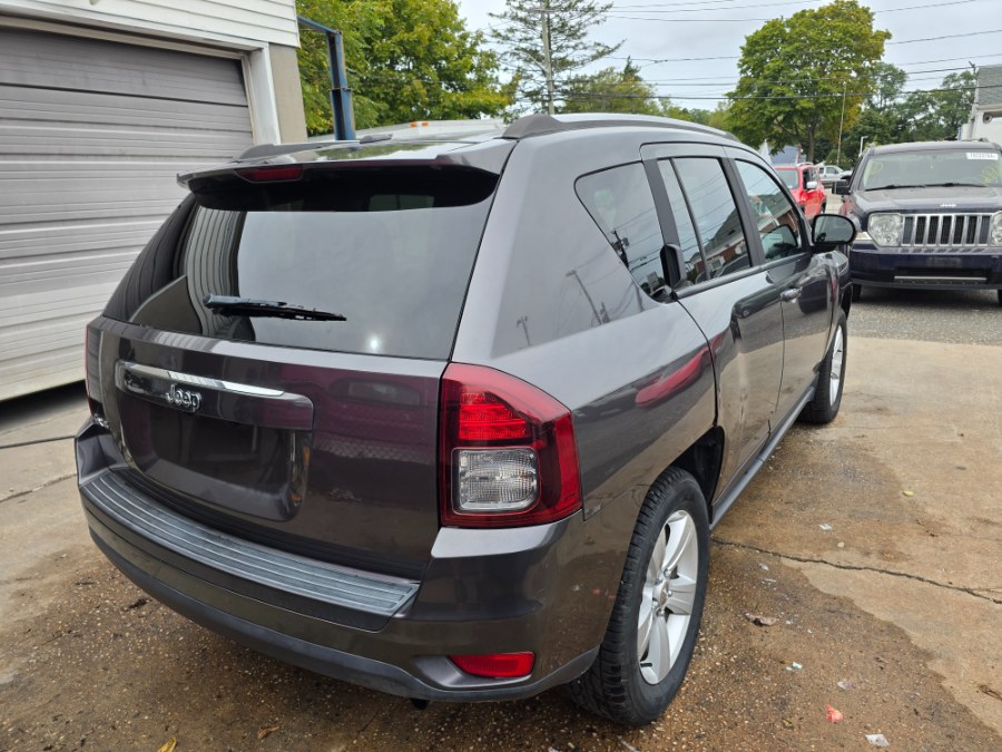 2016 Jeep Compass 4WD 4dr Sport photo
