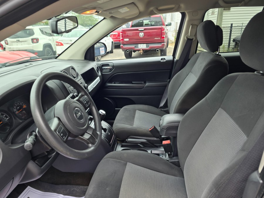 2016 Jeep Compass 4WD 4dr Sport photo
