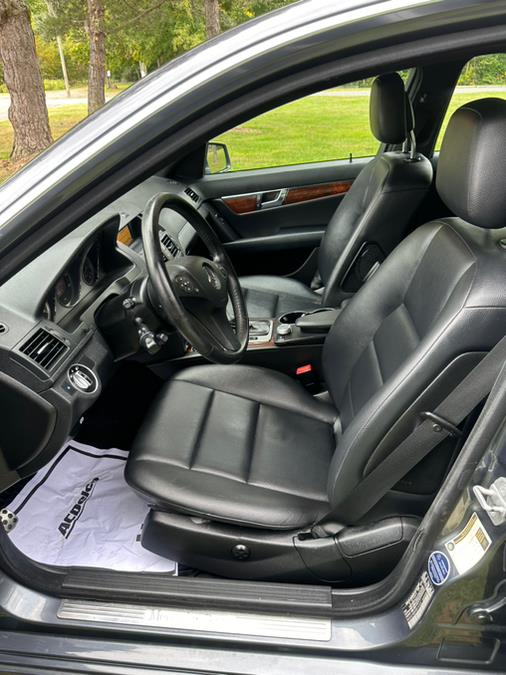 2011 Mercedes-Benz C-Class C300 4MATIC Luxury photo